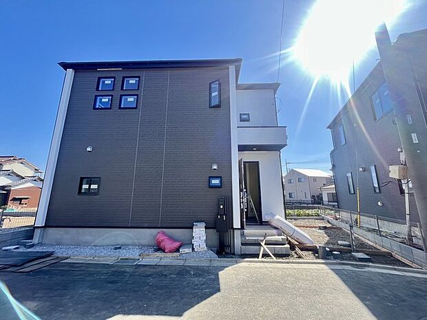 五感で感じる、現地でしかわからない事も沢山ございます。周辺環境なども一緒にご案内いたしますのでお気軽にお問合せください。 