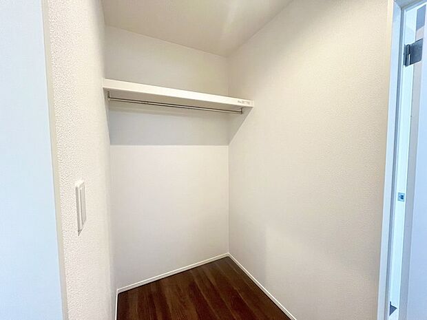 大容量クローゼット付き!家族の成長と共に増える荷物もスッキリ収納。