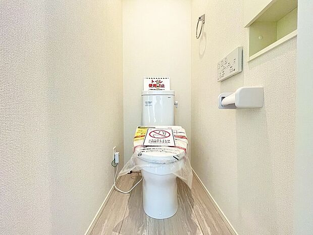 1.2階にそれぞれトレイがございます。朝の混雑時に分散して利用できるほか、ゲスト用としても使い分けることもできます。 