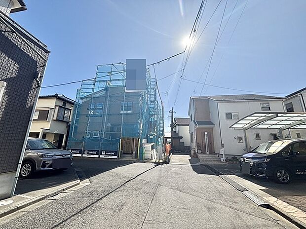 新所沢駅まで徒歩14分。3月頃完成予定です。