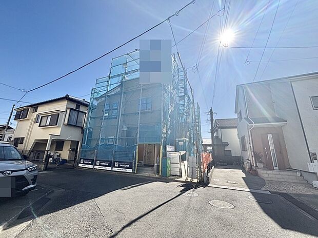 前面道路は通り抜けができないため、交通量が少なく静かな住環境です。