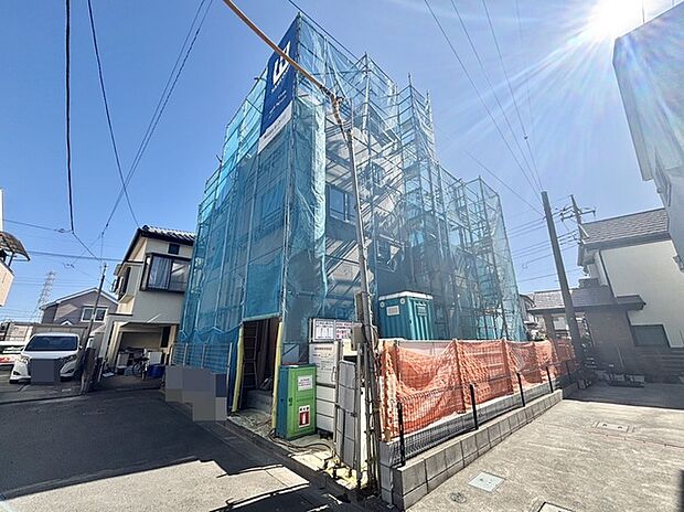 セカンドカーや来客時にも便利なカースペース2台分ございます。