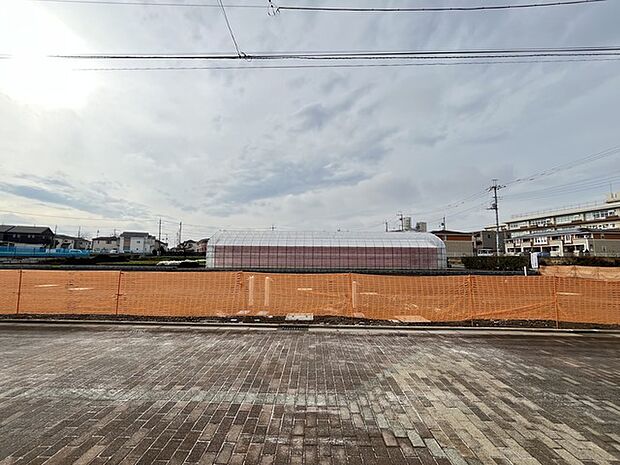 全11区画の開発分譲地（建築条件付き売地） 建物に関しては、指定の設計・施工会社が建築をすることが条件です。