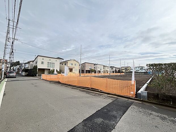 全11区画の開発分譲地（建築条件付き売地） 建物に関しては、指定の設計・施工会社が建築をすることが条件です。