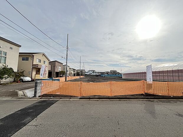 全11区画の開発分譲地（建築条件付き売地） 建物に関しては、指定の設計・施工会社が建築をすることが条件です。