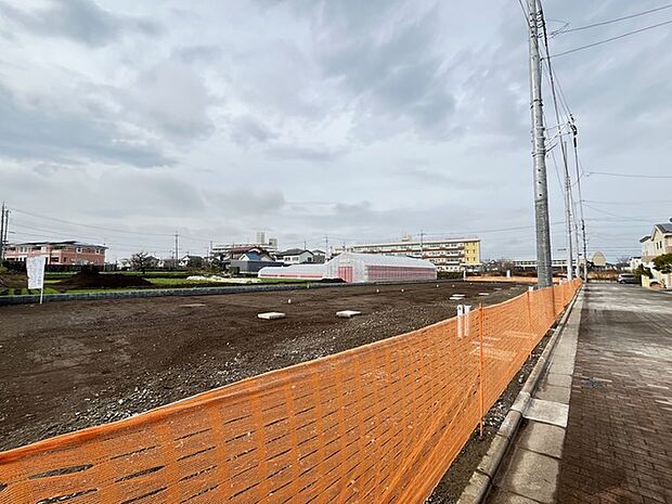 全11区画の開発分譲地（建築条件付き売地） 建物に関しては、指定の設計・施工会社が建築をすることが条件です。