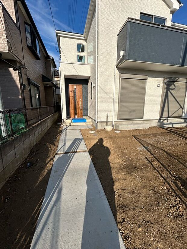 玄関はおうちの顔とも呼ばれる重要な場所!明るくスッキリと見える空間で住まう人を見送り、出迎えてくれます。