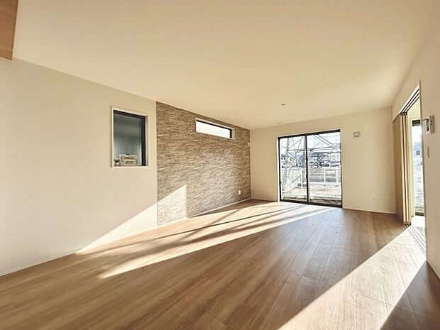 夕食の時間。家族、友人、両親、親戚との会話がより料理を美味しくしてくれる。あっという間に時間が過ぎてしまう居心地の良さは、普段はほっとする空間としてここにあります。