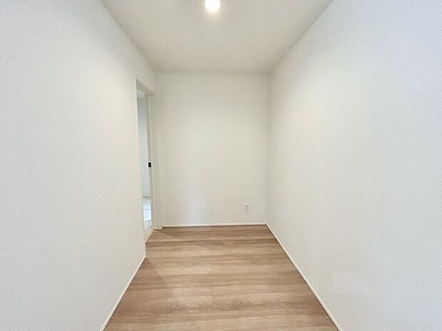 大容量のパントリーがございますので、非常食や食品のストックも沢山置けます。