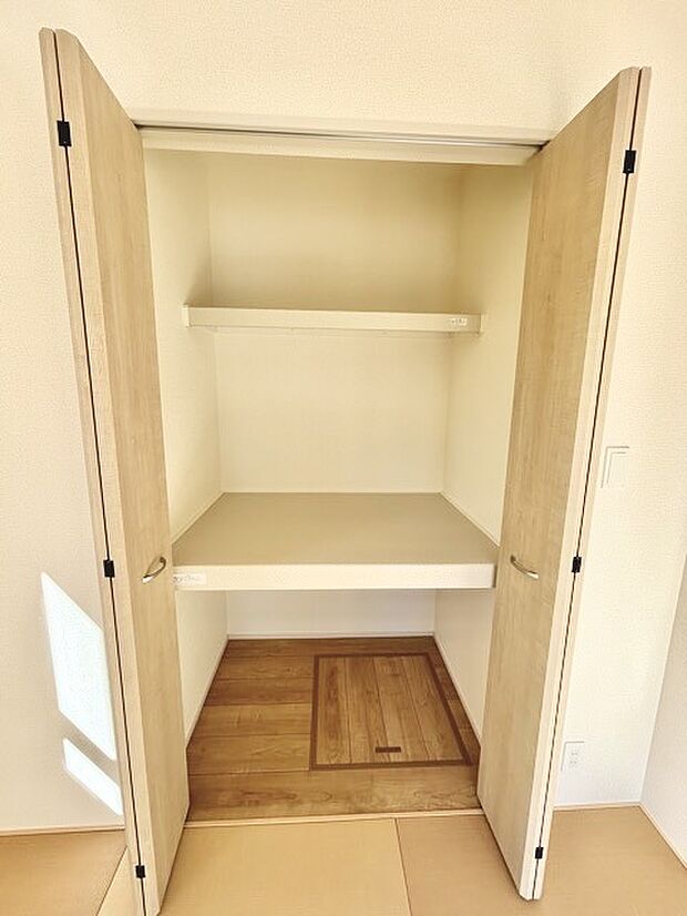 収納スペースが豊富なためお部屋も綺麗に片付きます。