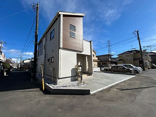 戸建てが立ち並ぶ静かな住宅街。四季折々の移り変わりを感じながら自然と楽しみ、暮らす、そんな毎日を日々の中で感じられる住環境