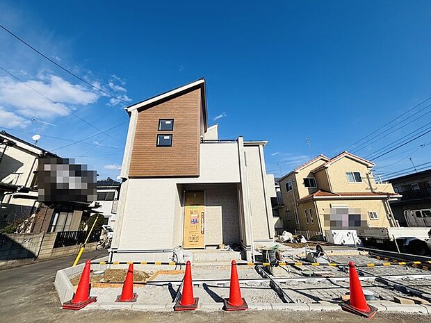 戸建てが立ち並ぶ静かな住宅街。四季折々の移り変わりを感じながら自然と楽しみ、暮らす、そんな毎日を日々の中で感じられる住環境