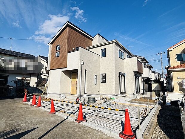 セカンドカーや来客時にも便利なカースペース2台分ございます。