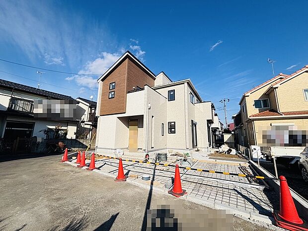 玄関はおうちの顔とも呼ばれる重要な場所!明るくスッキリと見える空間で住まう人を見送り、出迎えてくれます。