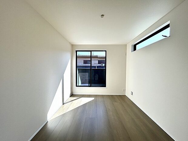 衣類の整理整頓に嬉しいクローゼット付きのお部屋。