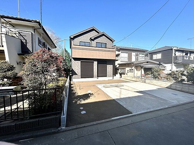 車種によりますがセカンドカーや来客時にも便利なカースペース3台分ございます。