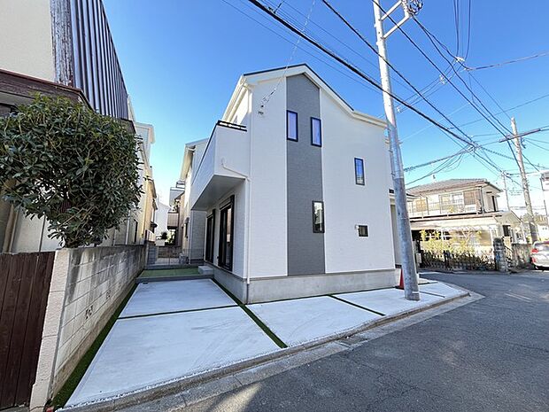 セカンドカーや来客時にも便利なカースペース2台分ございます。