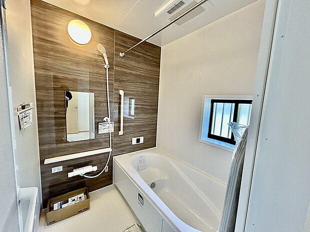 一緒にお風呂に入っている子供達の声がリビングまで聞こえてきそうな広々とした1坪バス