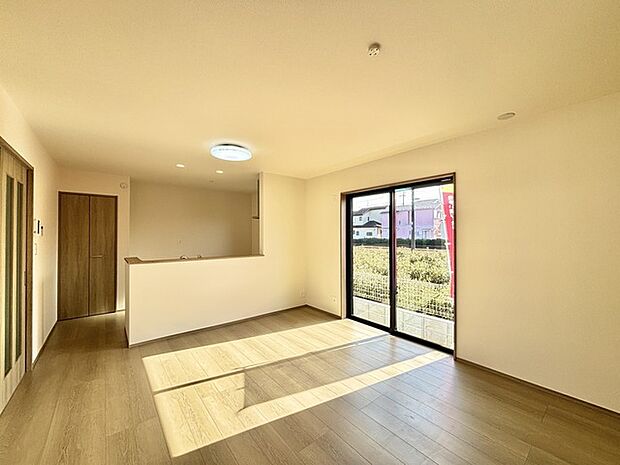 夕食の時間。家族、友人、両親、親戚との会話がより料理を美味しくしてくれる。あっという間に時間が過ぎてしまう居心地の良さは、普段はほっとする空間としてここにあります。