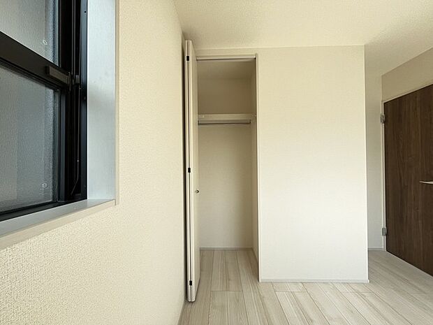 収納豊富な間取りで家の中がスッキリ片付きそうです。