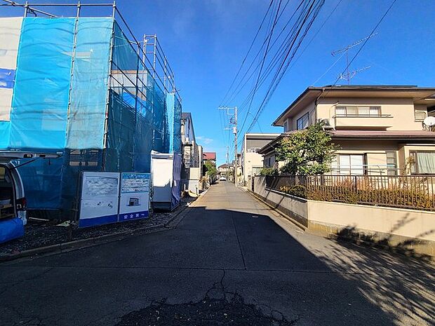 戸建てが立ち並ぶ静かな住宅街。四季折々の移り変わりを感じながら自然と楽しみ、暮らす、そんな毎日を日々の中で感じられる住環境