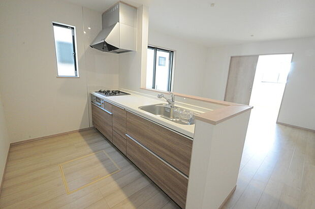 夕食の時間。家族、友人、両親、親戚との会話がより料理を美味しくしてくれる。あっという間に時間が過ぎてしまう居心地の良さは、普段はほっとする空間としてここにあります。