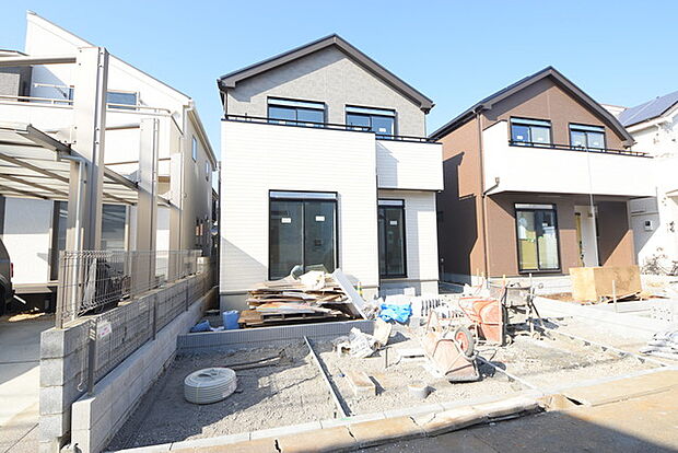 駐車スペース2台分ございます。 