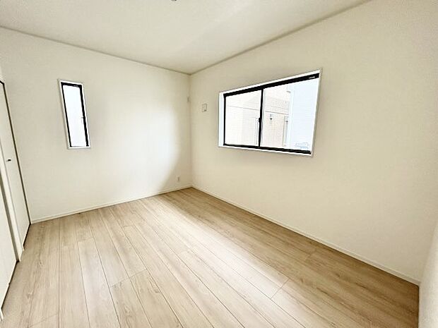 2面採光を確保した明るい室内は、爽やかな風を感じる居心地の良い空間です。 