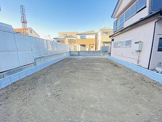 戸建てが立ち並ぶ静かな住宅街。四季折々の移り変わりを感じながら自然と楽しみ、暮らす、そんな毎日を日々の中で感じられる住環境