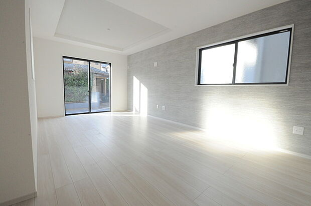 夕食の時間。家族、友人、両親、親戚との会話がより料理を美味しくしてくれる。あっという間に時間が過ぎてしまう居心地の良さは、普段はほっとする空間としてここにあります。