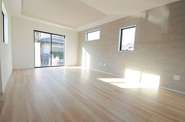 夕食の時間。家族、友人、両親、親戚との会話がより料理を美味しくしてくれる。あっという間に時間が過ぎてしまう居心地の良さは、普段はほっとする空間としてここにあります。