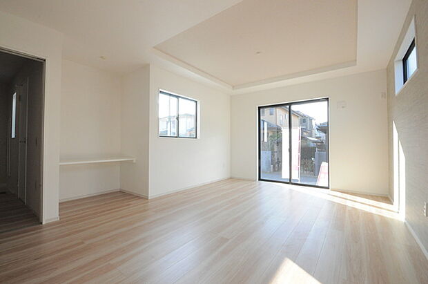 リビングは家具の配置も思いのまま。自由度が高い設計です。 