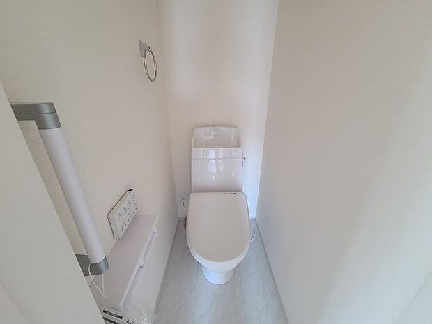 1.2階にそれぞれトレイがございます。朝の混雑時に分散して利用できるほか、ゲスト用としても使い分けることもできます。 