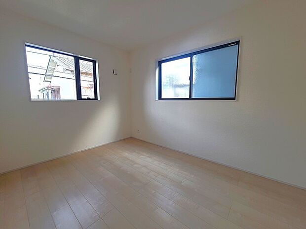 2面採光を確保した明るい室内は、爽やかな風を感じる居心地の良い空間です。 