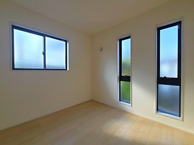 2面採光を確保した明るい室内は、爽やかな風を感じる居心地の良い空間です。 