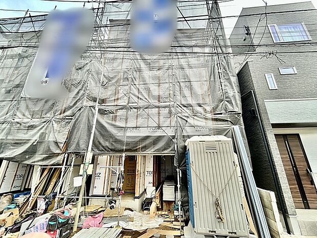 戸建てが立ち並ぶ静かな住宅街。四季折々の移り変わりを感じながら自然と楽しみ、暮らす、そんな毎日を日々の中で感じられる住環境 
