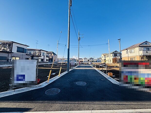 清々しい青空が広がる、整然とした住環境 