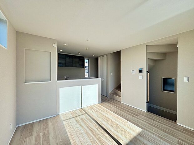 夕食の時間。家族、友人、両親、親戚との会話がより料理を美味しくしてくれる。あっという間に時間が過ぎてしまう居心地の良さは、普段はほっとする空間としてここにあります。