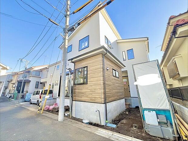 南道路に面しており日中もたくさんの陽が入ります。風通りや周辺環境など実際に現地にてご確認ください。