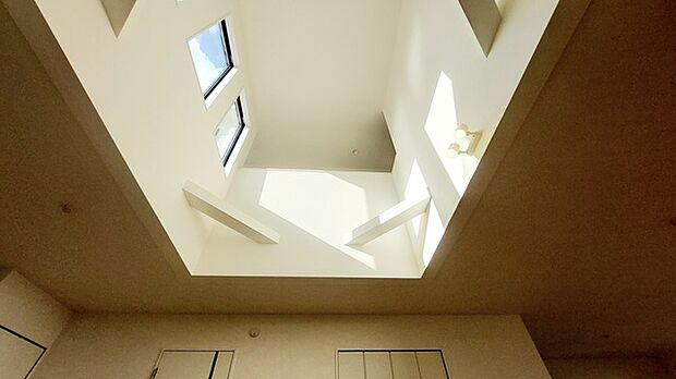 リビング吹き抜け