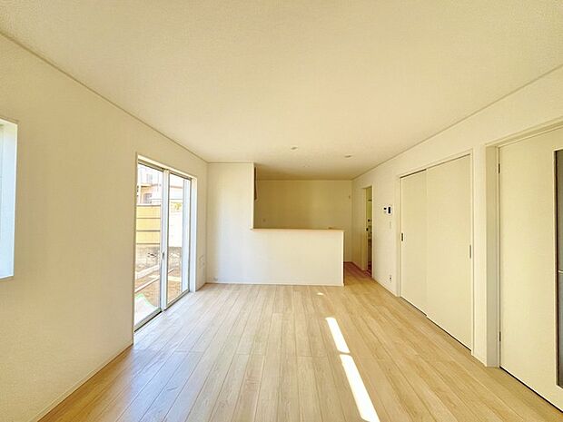 夕食の時間。家族、友人、両親、親戚との会話がより料理を美味しくしてくれる。あっという間に時間が過ぎてしまう居心地の良さは、普段はほっとする空間としてここにあります。