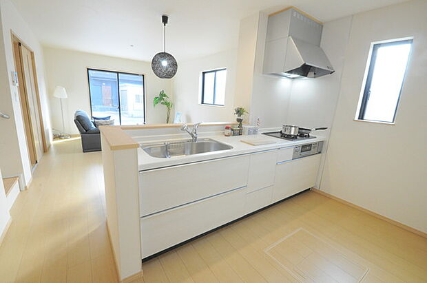 夕食の時間。家族、友人、両親、親戚との会話がより料理を美味しくしてくれる。あっという間に時間が過ぎてしまう居心地の良さは、普段はほっとする空間としてここにあります。