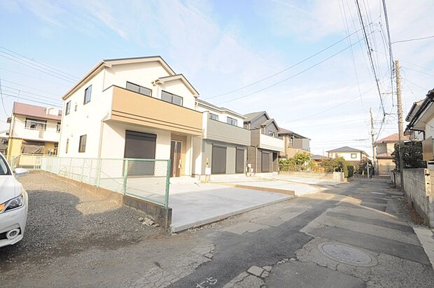 戸建てが立ち並ぶ静かな住宅街。四季折々の移り変わりを感じながら自然と楽しみ、暮らす、そんな毎日を日々の中で感じられる住環境