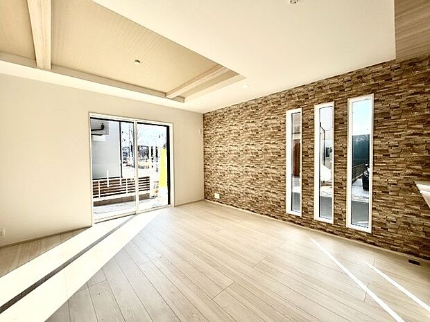 夕食の時間。家族、友人、両親、親戚との会話がより料理を美味しくしてくれる。あっという間に時間が過ぎてしまう居心地の良さは、普段はほっとする空間としてここにあります。