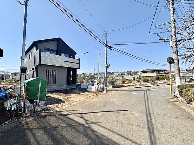 五感で感じる、現地でしかわからない事も沢山ございます。周辺環境なども一緒にご案内いたしますのでお気軽にお問合せください。