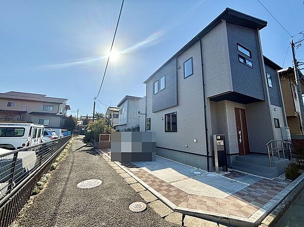 セカンドカーや来客時にも便利なカースペース2台分ございます。