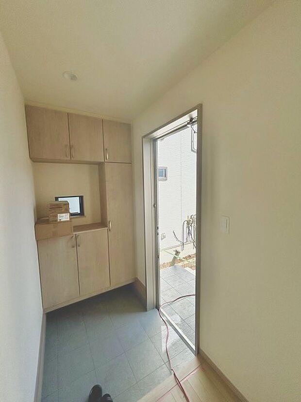 お客様をお迎えする玄関、お家の出入りもスムーズに行えます。