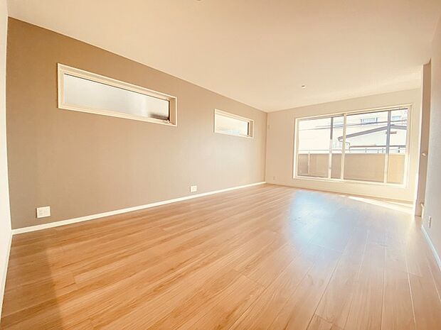 夕食の時間。家族、友人、両親、親戚との会話がより料理を美味しくしてくれる。あっという間に時間が過ぎてしまう居心地の良さは、普段はほっとする空間としてここにあります。 