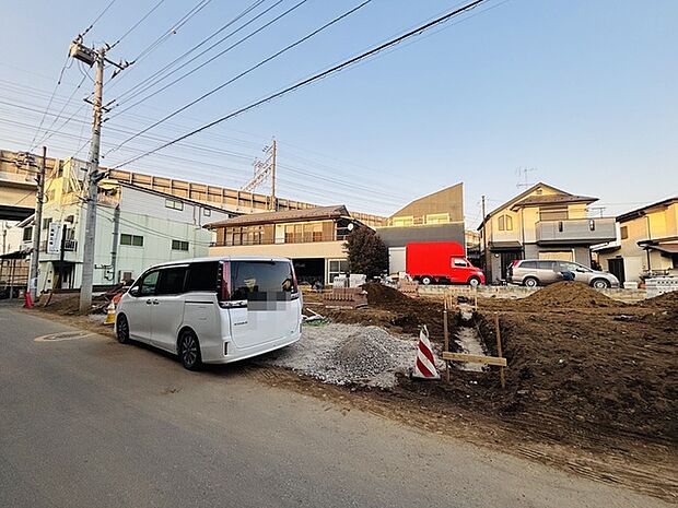 セカンドカーや来客時にも便利なカースペース2台分ございます。 