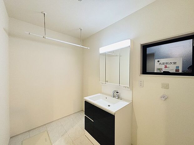 雨の日でも安心のホスクリーン付き